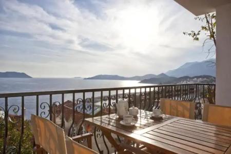 Lantana Aparts - 114