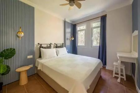 Lantana Aparts - 100