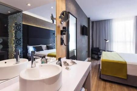 Catalonia Giralda - 90