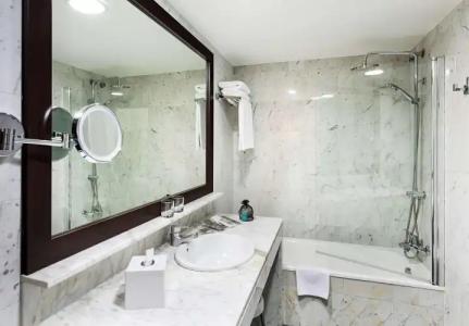 Catalonia Giralda - 9