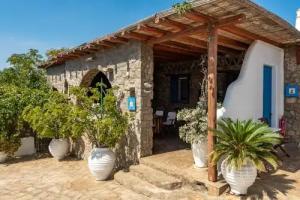 Mykonian Iros Suites & Villas, Kalafatis