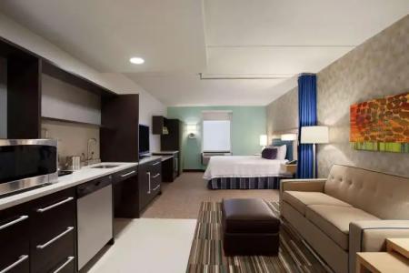 Home2 Suites by Hilton Philadelphia Convention Center - 6