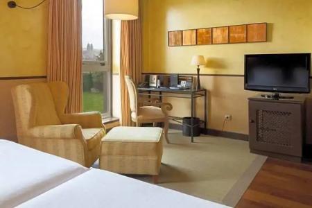 Palacio del Carmen, Autograph Collection - 55