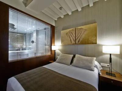 Carris Casa de la Troya - 33