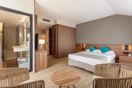 DWO Sirius - Adults Only - 121