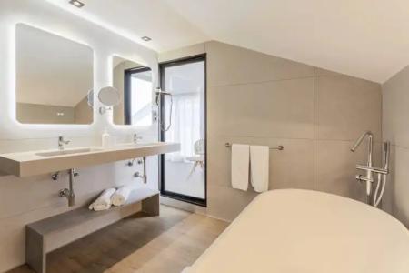 DWO Sirius - Adults Only - 127