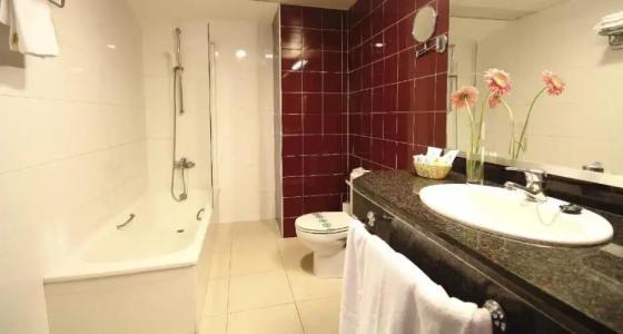 AQUA Montagut Suites 4*Sup - 48