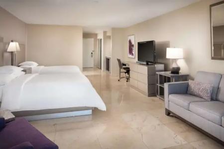 DoubleTree by Hilton Grand Biscayne Bay - 62