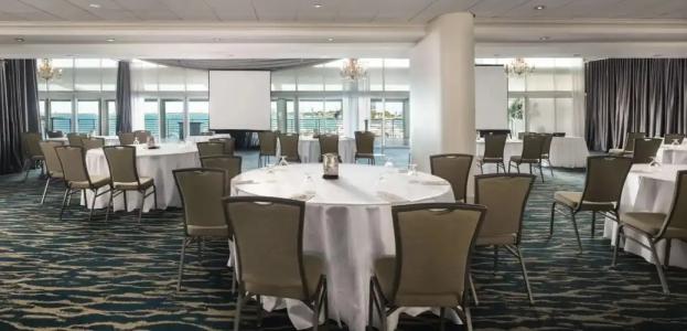 DoubleTree by Hilton Grand Biscayne Bay - 38