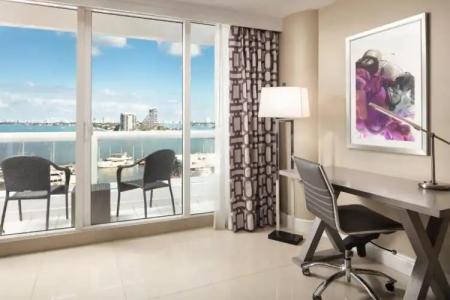 DoubleTree by Hilton Grand Biscayne Bay - 73