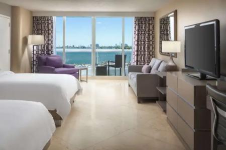 DoubleTree by Hilton Grand Biscayne Bay - 61