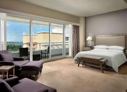 DoubleTree by Hilton Grand Biscayne Bay - 82