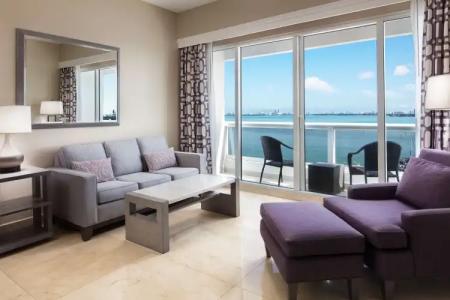 DoubleTree by Hilton Grand Biscayne Bay - 63