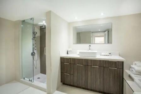 DoubleTree by Hilton Grand Biscayne Bay - 7