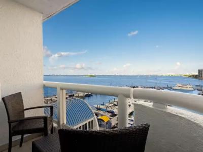 DoubleTree by Hilton Grand Biscayne Bay - 95