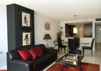 DoubleTree by Hilton Grand Biscayne Bay - 13