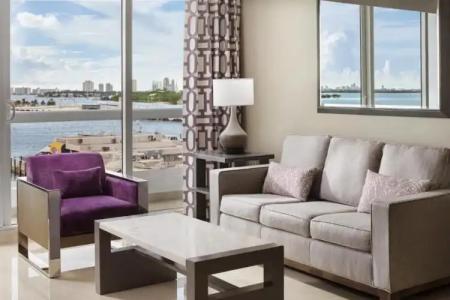 DoubleTree by Hilton Grand Biscayne Bay - 80