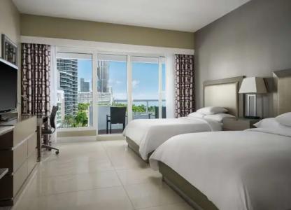 DoubleTree by Hilton Grand Biscayne Bay - 65