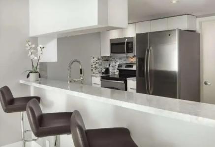 DoubleTree by Hilton Grand Biscayne Bay - 35