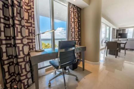 DoubleTree by Hilton Grand Biscayne Bay - 91