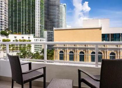 DoubleTree by Hilton Grand Biscayne Bay - 76