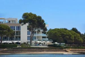 ME Ibiza - The Leading Hotels of the World, Santa Eularia des Riu