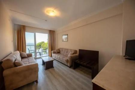 Melis Kusadasi - 101