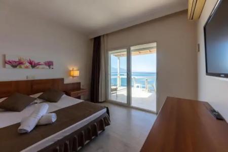 Melis Kusadasi - 113