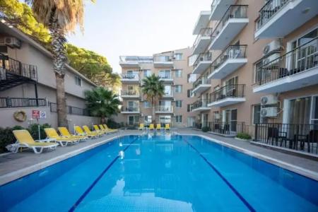 Melis Kusadasi - 100