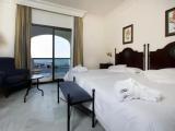 Standard Triple room with sea view