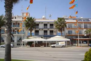 Sunday's Beach Hotel, Peniscola