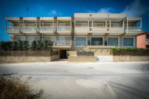 Natalie Hotel, Laganas