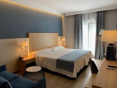 Puerta del Mar - Adults Recommended - 7