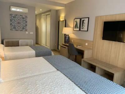 Puerta del Mar - Adults Recommended - 2