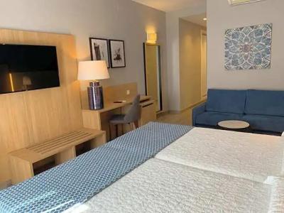 Puerta del Mar - Adults Recommended - 72