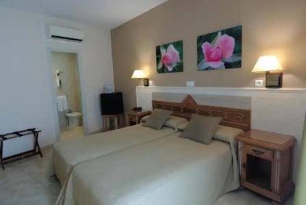 Puerta del Mar - Adults Recommended - 54