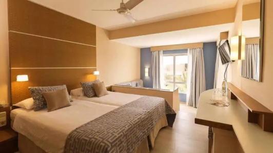 ROBINSON ESQUINZO PLAYA - All Inclusive - 85