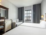 Triple room with pool view