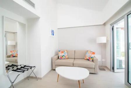 LIVVO Dunagolf Suites - 5