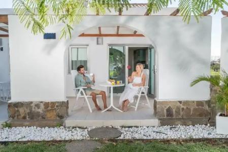 LIVVO Dunagolf Suites - 47