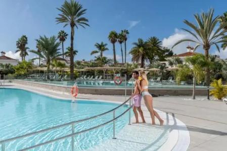 LIVVO Dunagolf Suites - 35