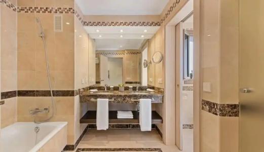 Puente Romano Beach Resort - 10