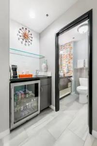 Ellis Island Casino & Brewery - 55