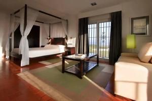 Parador de Málaga Golf Mini-hotel, Malaga