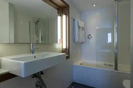 Travelodge Málaga Airport - 12