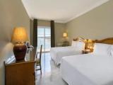 Superior Quadruple room with partial sea view
