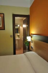 Hostal Ballesta - 127