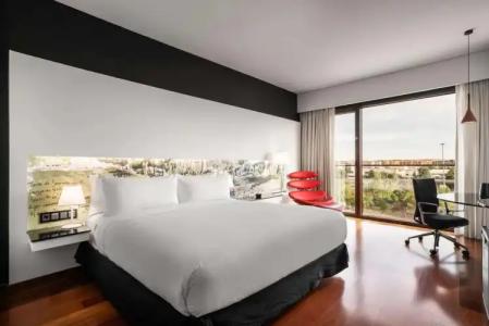 Hilton Madrid Airport - 5