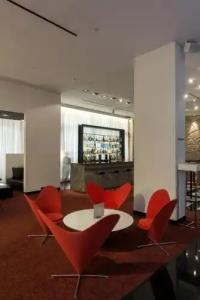 Hilton Madrid Airport - 18