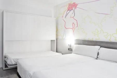 Ibis Styles Madrid Prado - 38